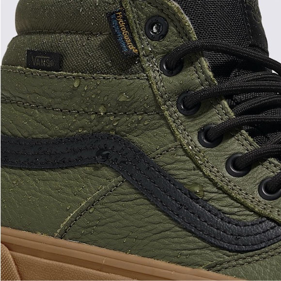 Vans Sk8-Hi Waterproof Insulated Shoe
Women 9.0 US Mens 7.5US - Picture 6 of 12